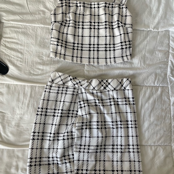 Plaid skirt set - Picture 2 of 2